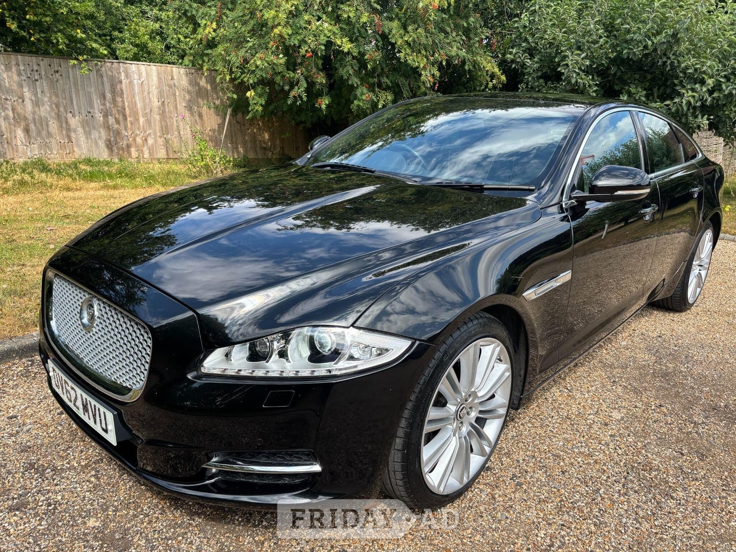 Jaguar XJ 2012 - Cars in High Wycombe