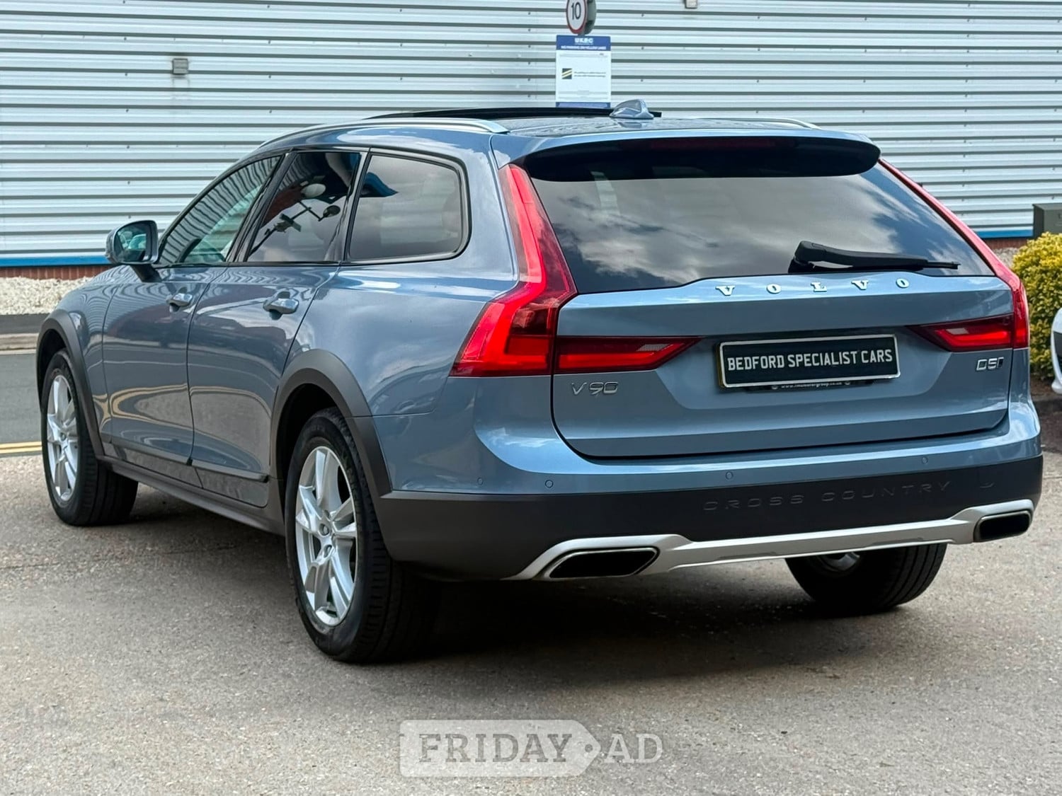 Volvo V90 2017 - Cars