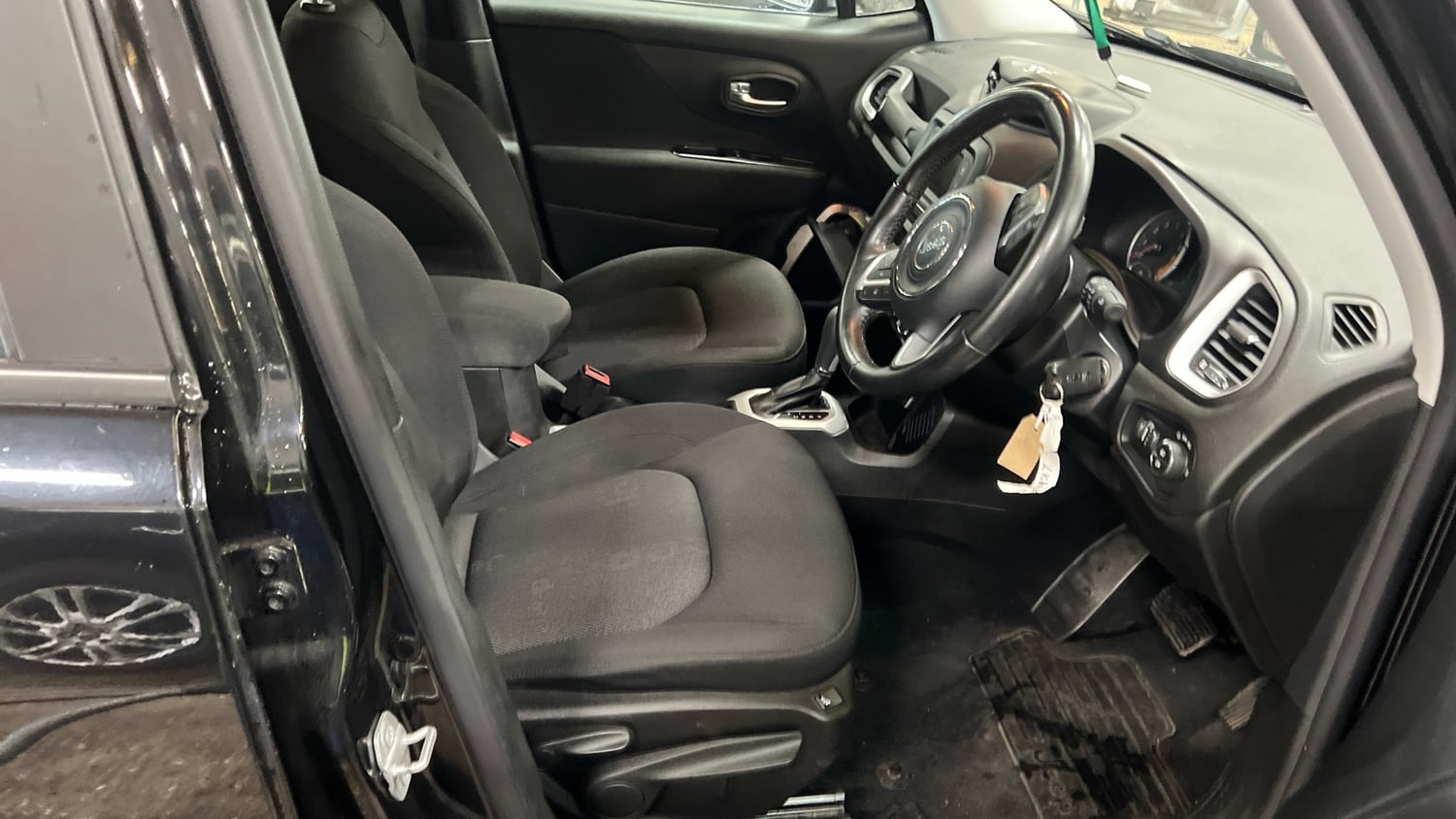 [ berth ]Jeep Renegade