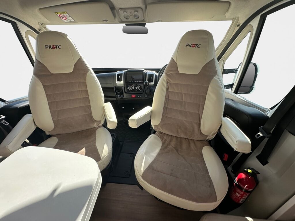 [4 berth ]Pilote P740 Exclusive Edition Essential