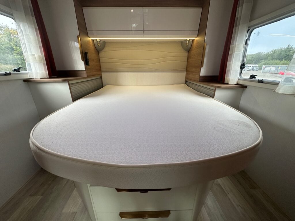 Pilote P740 Exclusive Edition Essential 2020 for sale - Motorhomes & Caravans in Llanelli