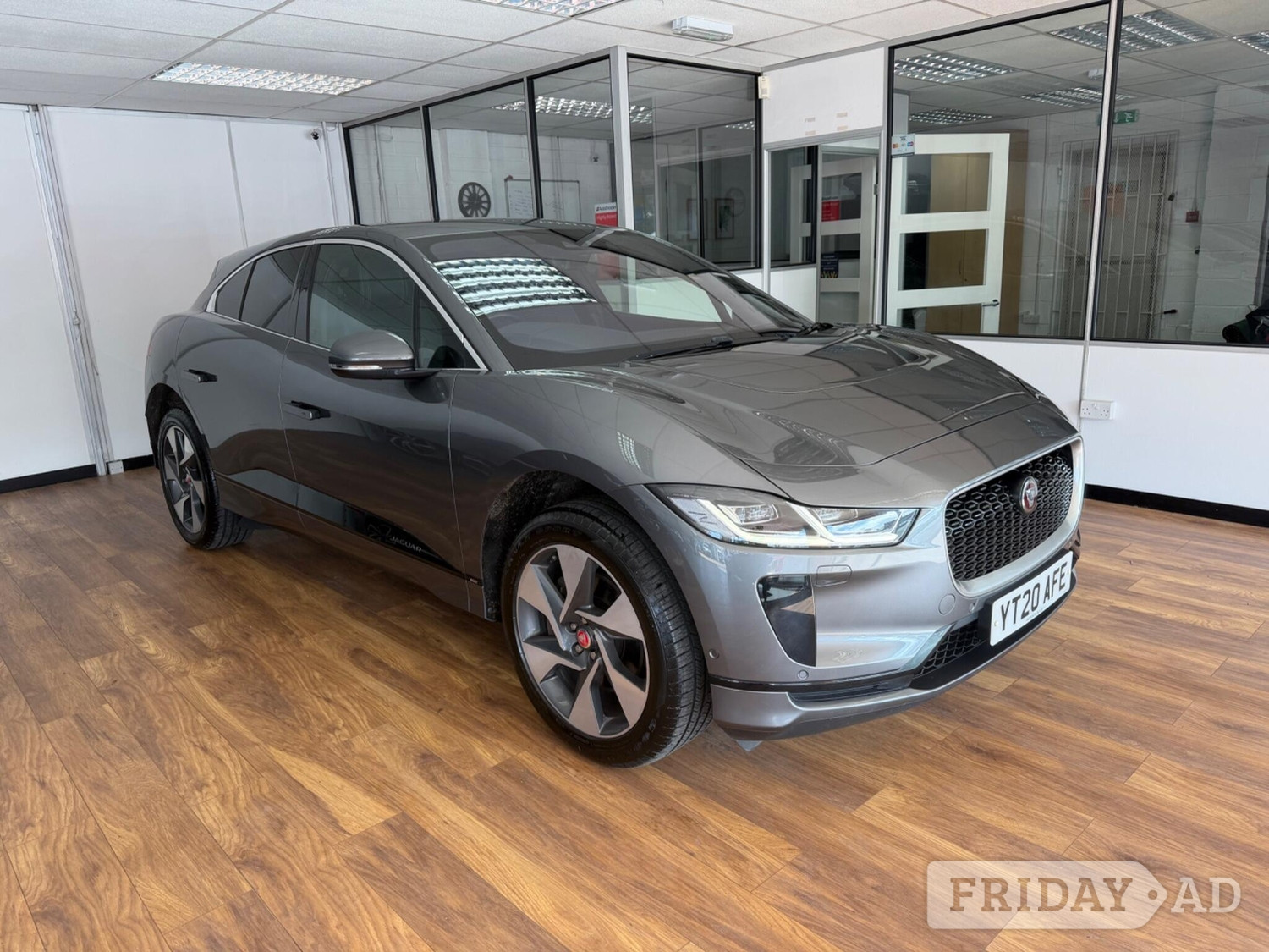 [ berth ]Jaguar I-Pace