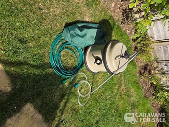 Aquaroll 40L with mains water hose connection