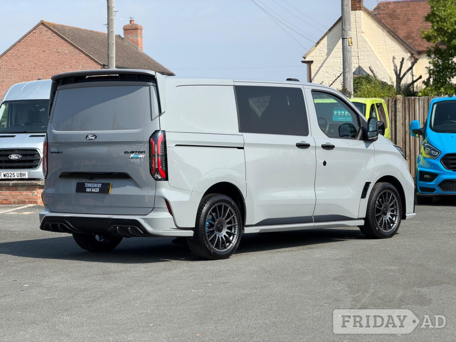 [ berth ]Ford Transit Custom