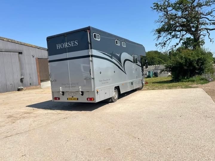 Thorpe  Daf Trucks Horsebox - Trailers & Horseboxes in Sarratt