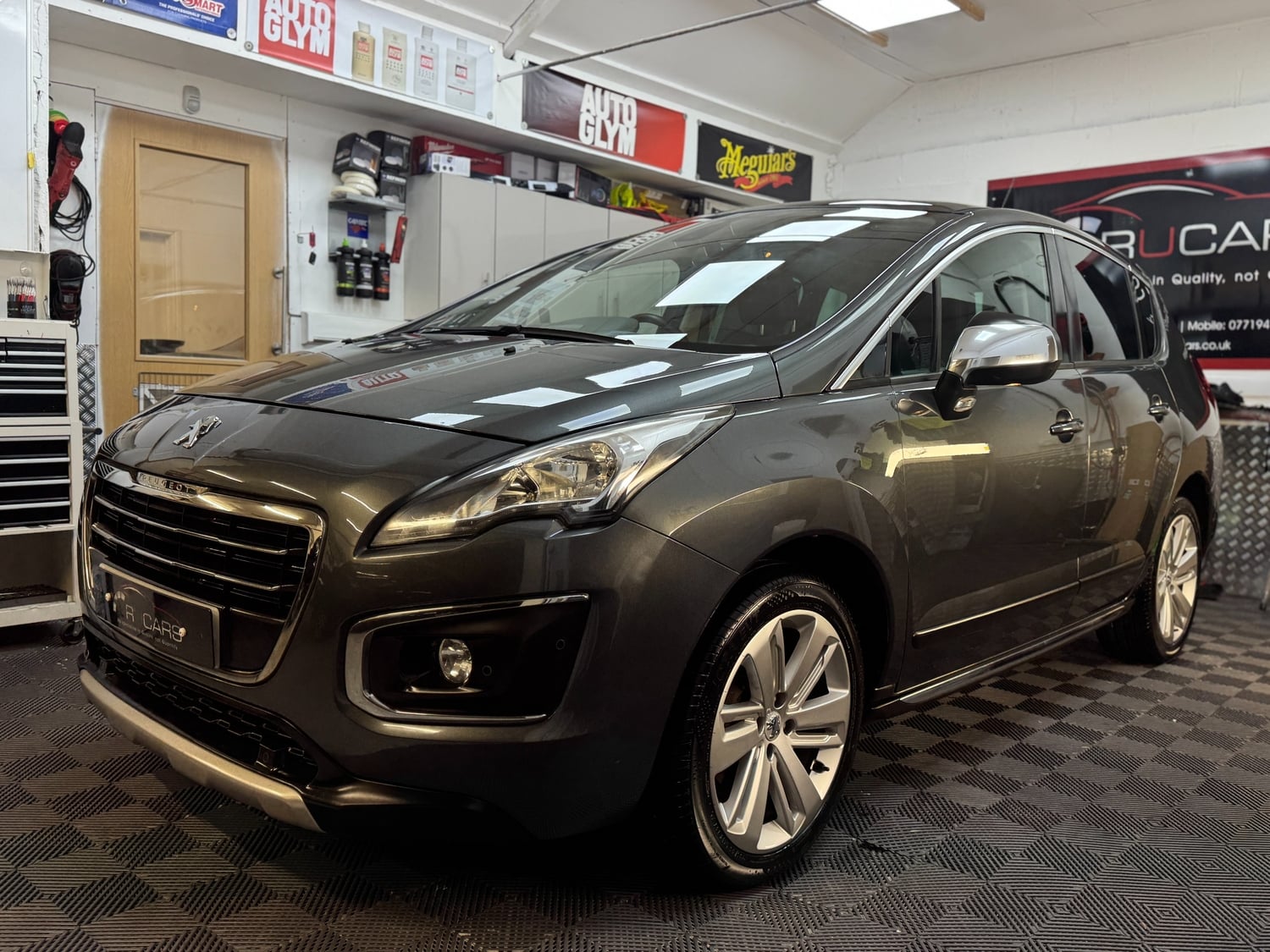 [ berth ]Peugeot 3008