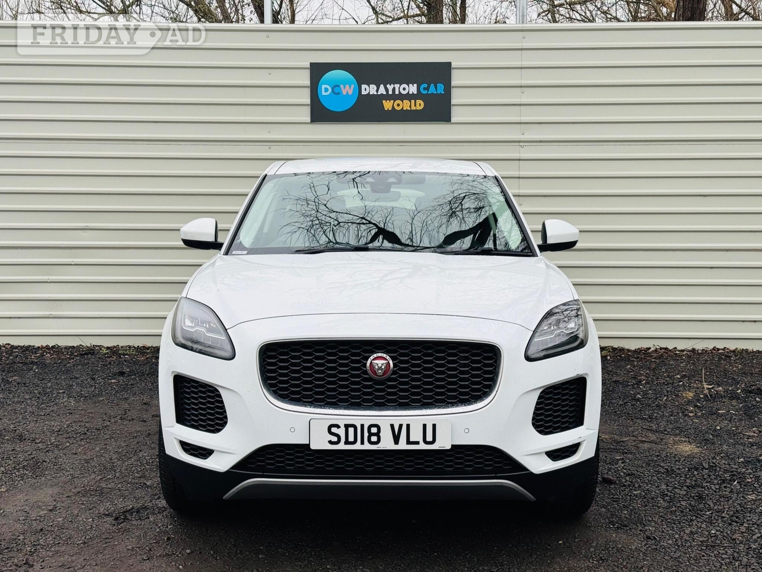 [ berth ]Jaguar E-Pace