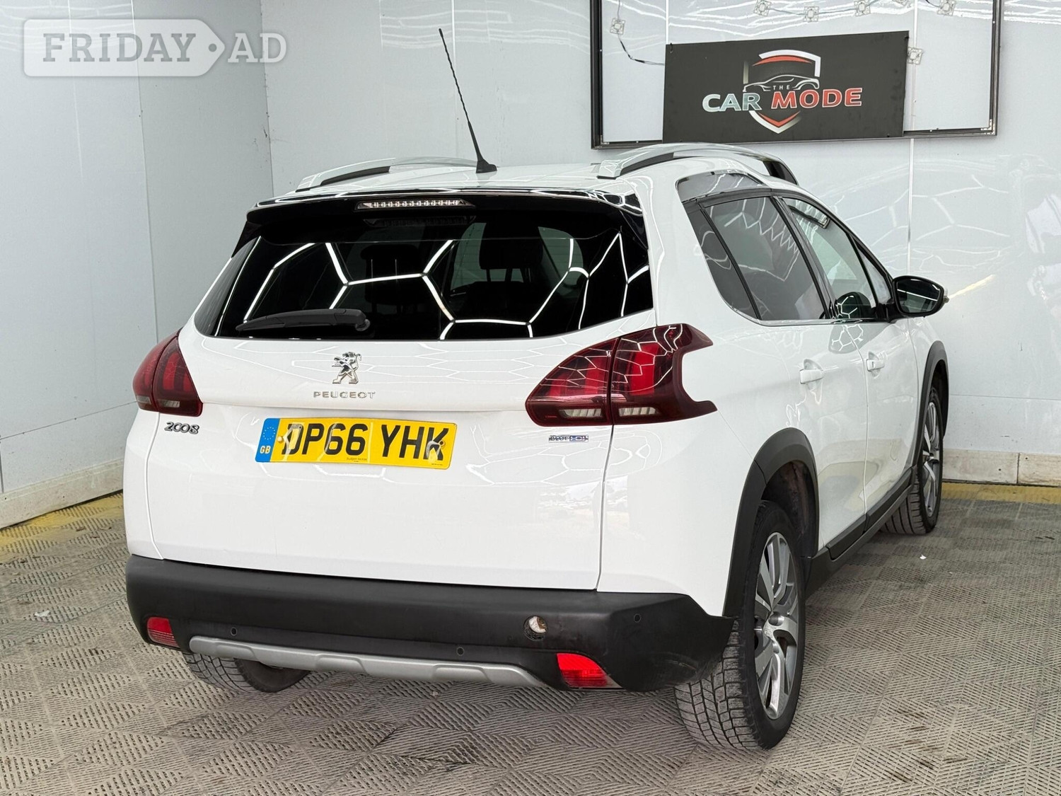 Peugeot 2008 2017 - Cars