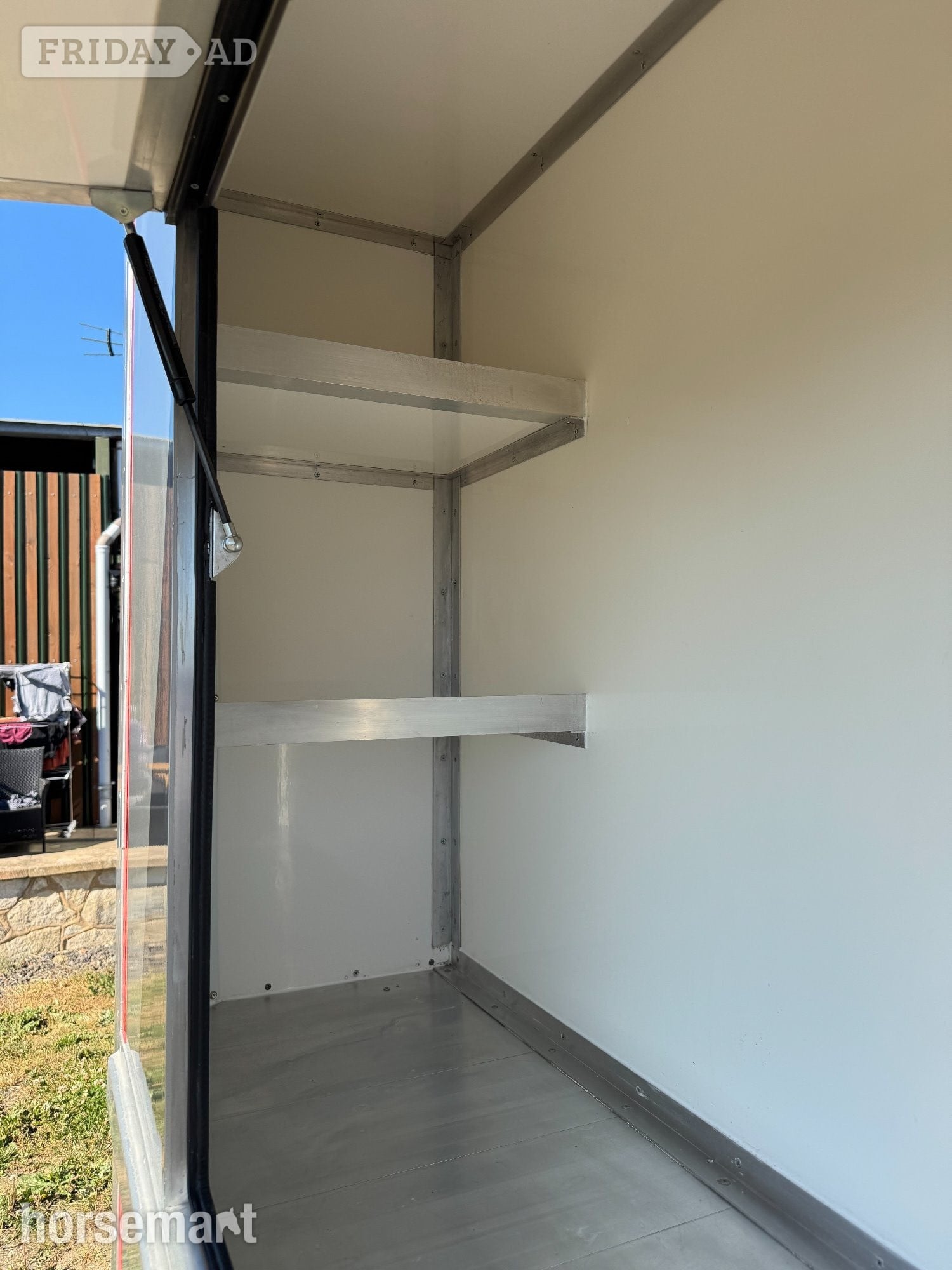 Prime 2 horse forward facing, side ramp Iveco Horsebox - Trailers & Horseboxes in Rudgwick