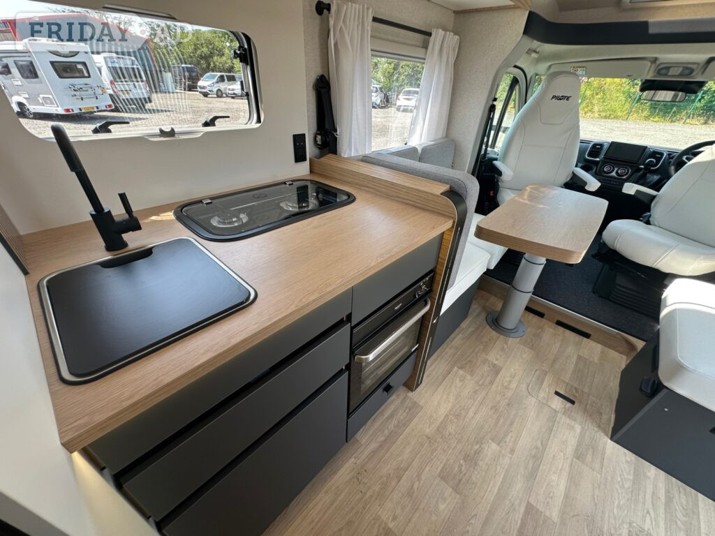Pilote P740 FGJ Evidence 2026 for sale - Motorhomes & Caravans