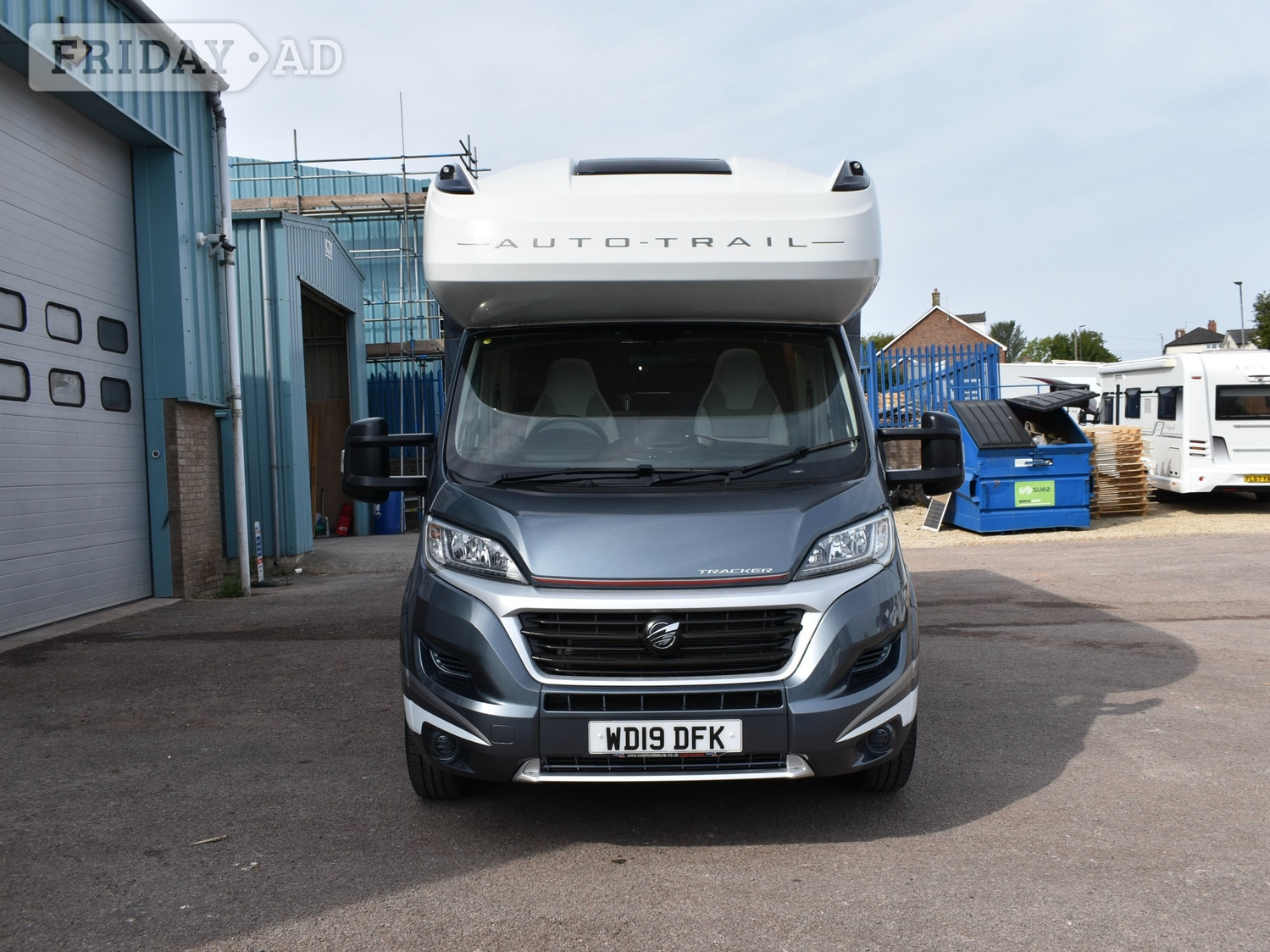 [ berth ]Auto-Trail Tracker
