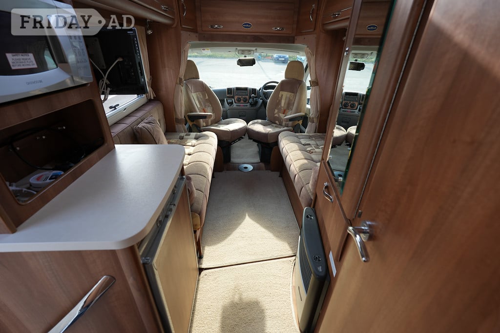 [2 berth ]Auto-Sleepers Nuevo II