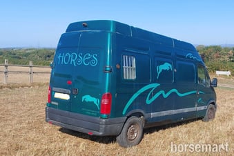 C M Horseboxes  Renault Horsebox