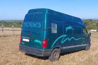C M Horseboxes  Renault Horsebox