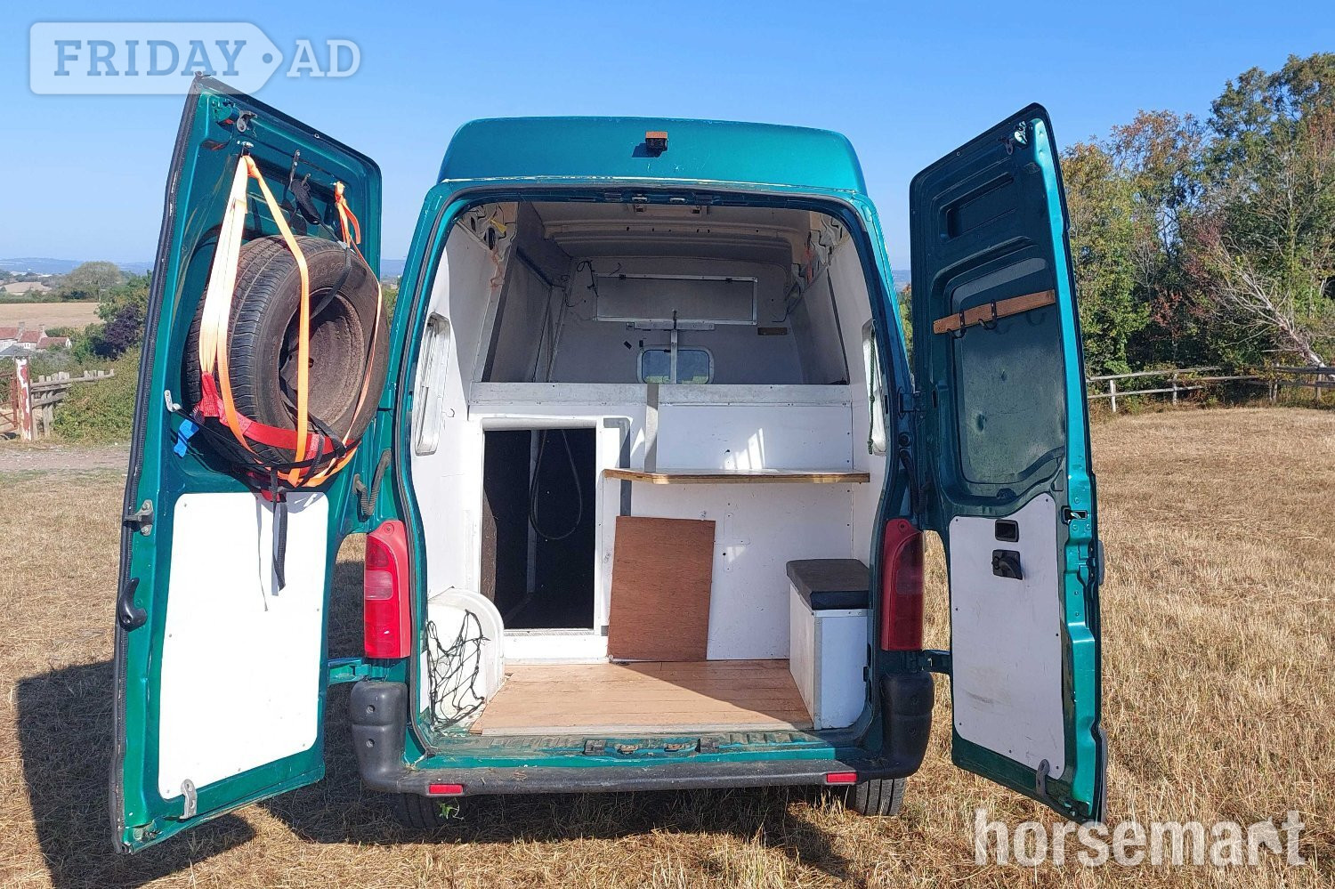 C M Horseboxes  Renault Horsebox - Trailers & Horseboxes