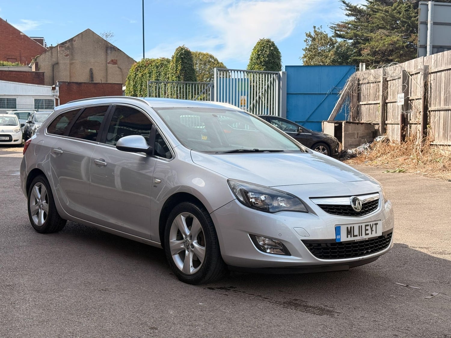 [ berth ]Vauxhall Astra