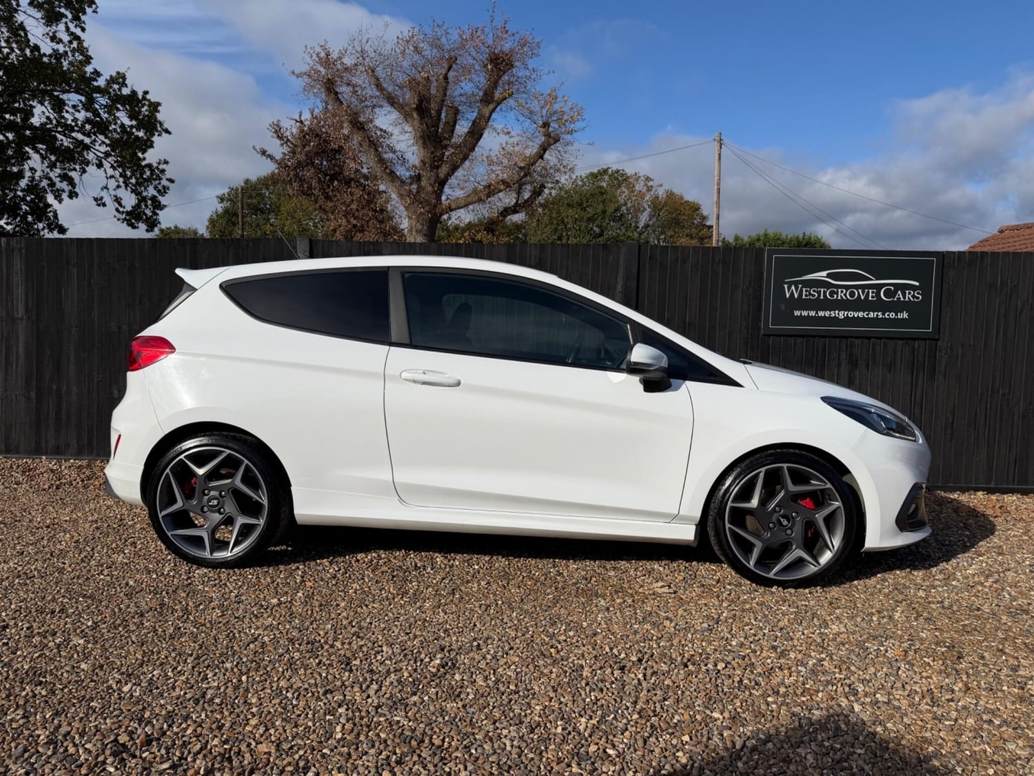 [ berth ]Ford Fiesta