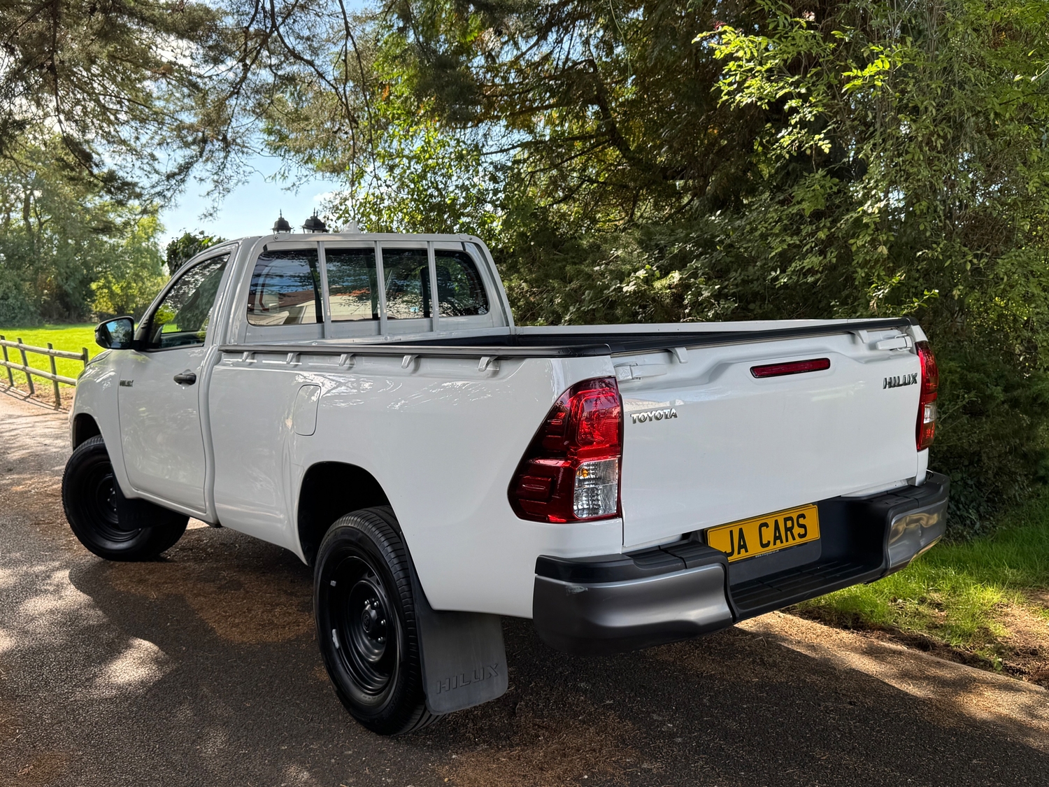[ berth ]Toyota Hilux