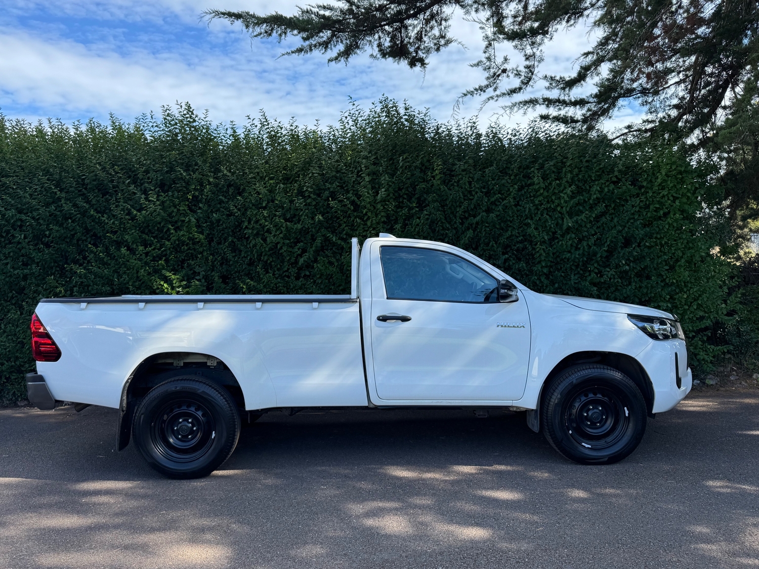 Toyota Hilux 2023 - Cars in Exeter