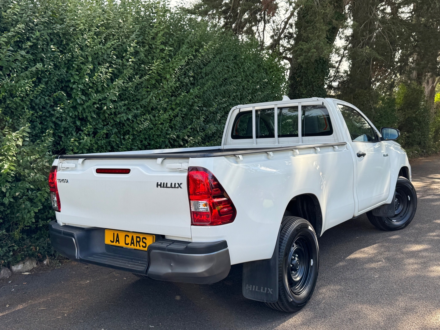 Toyota Hilux 2023 - Cars