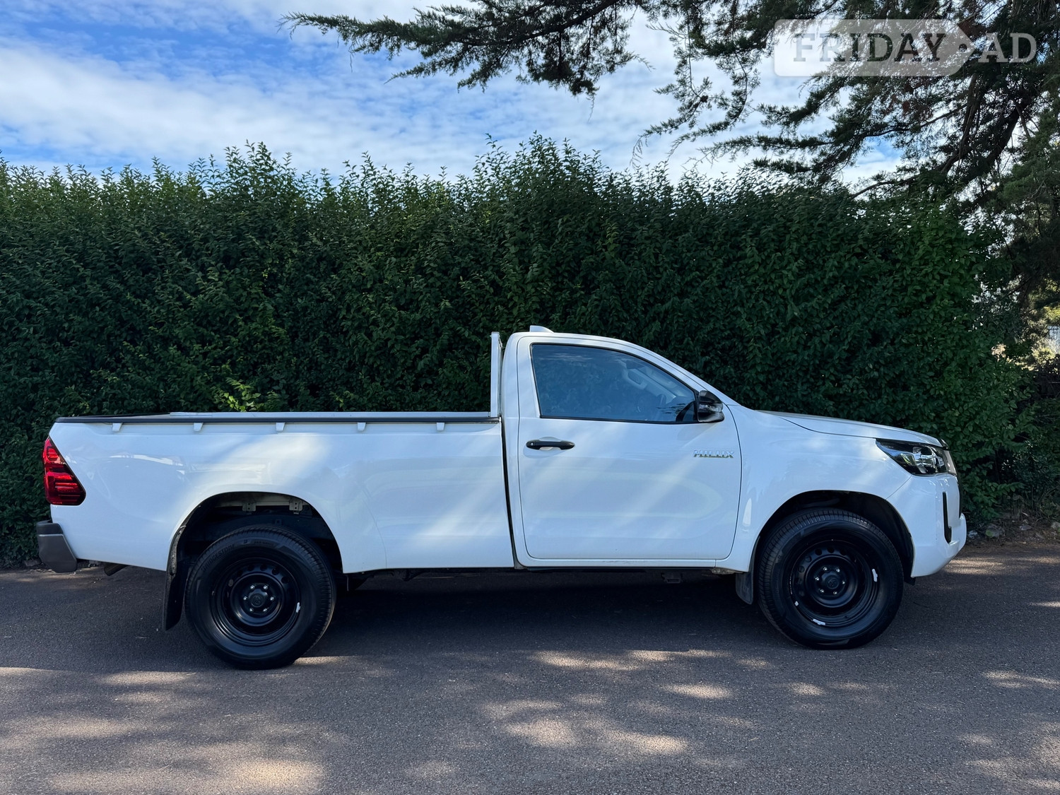 Toyota Hilux 2023 - Cars in Exeter