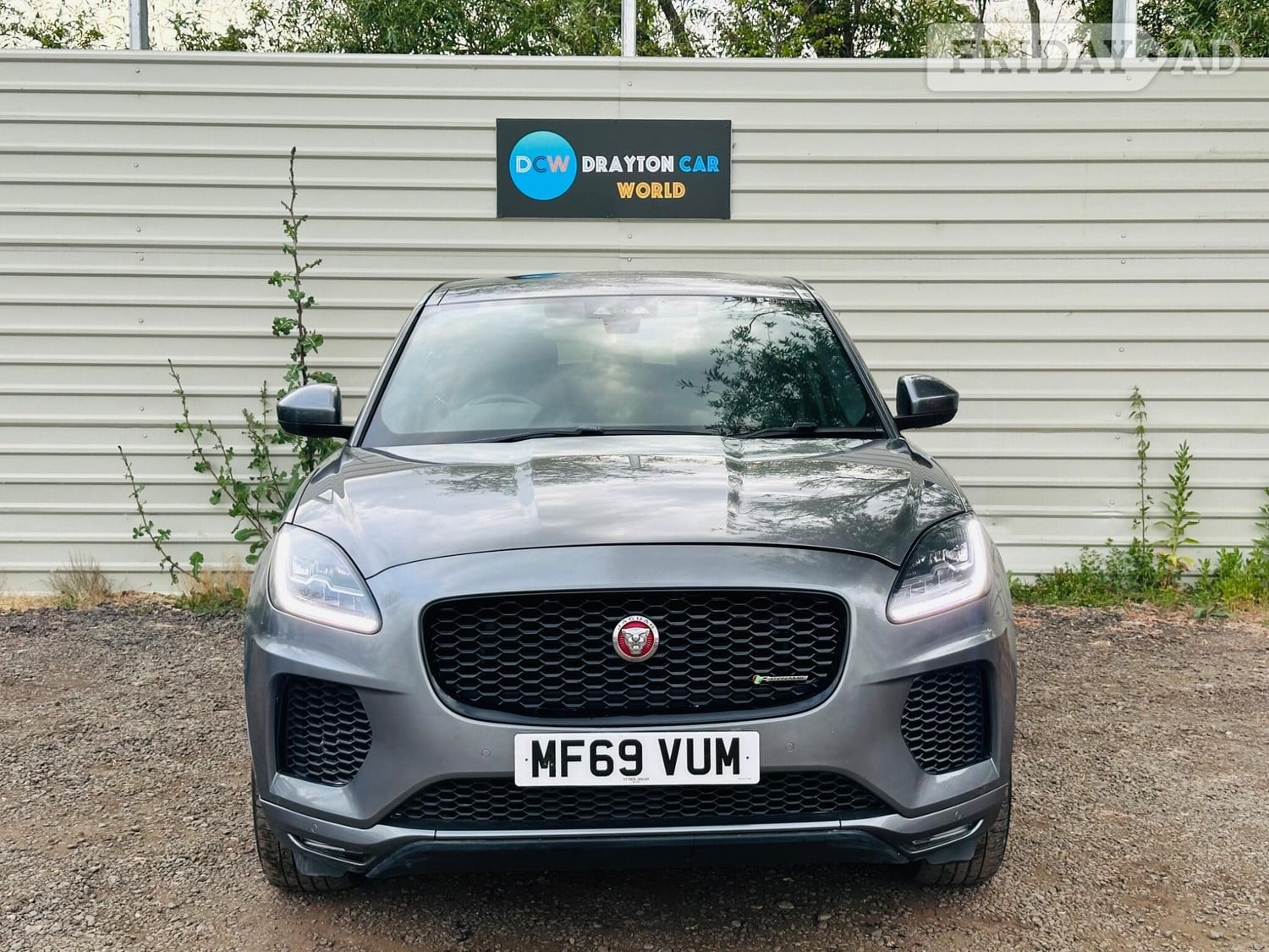 [ berth ]Jaguar E-Pace