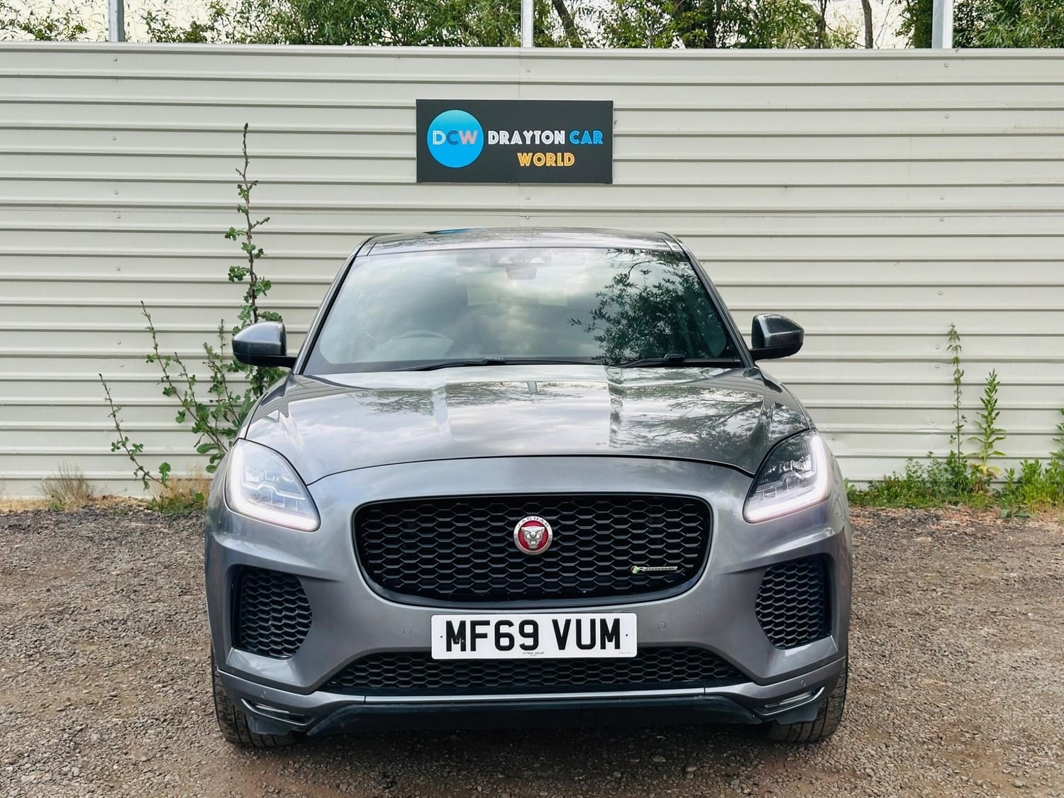 [ berth ]Jaguar E-Pace
