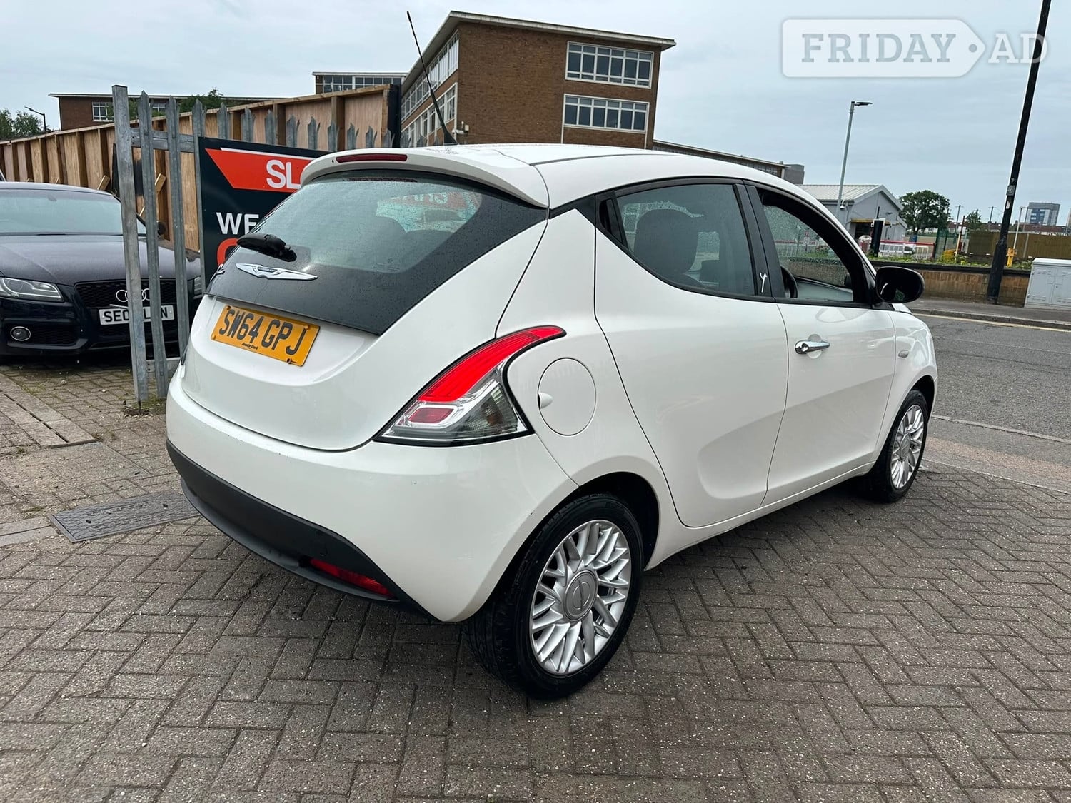 Chrysler Ypsilon 2014 - Cars in Slough
