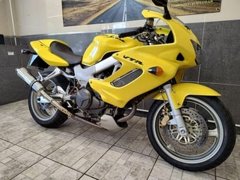 Honda VTR 2001