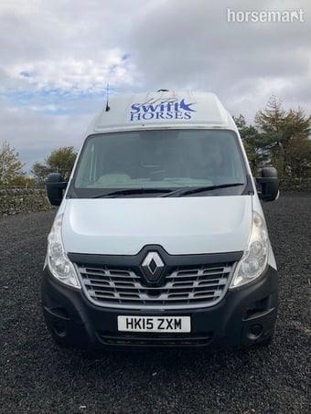 Hanson Busby Renault Master Renault Horsebox