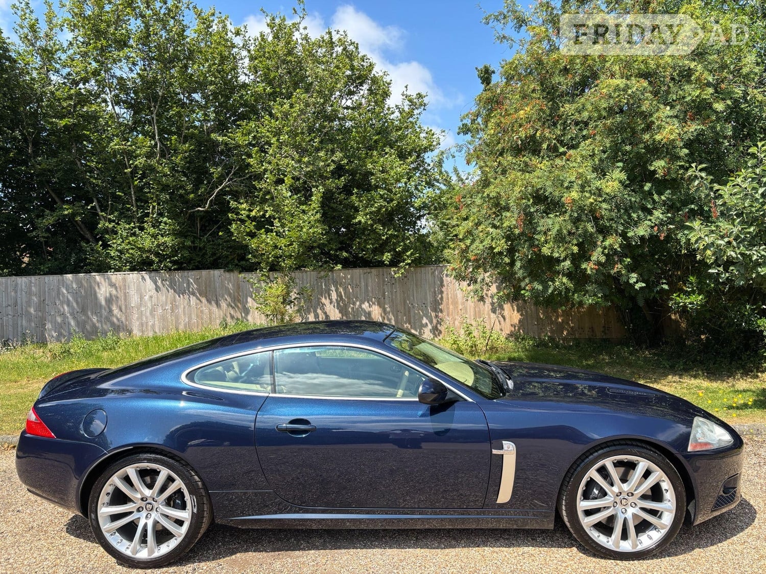 Jaguar XKR 2008 in High Wycombe