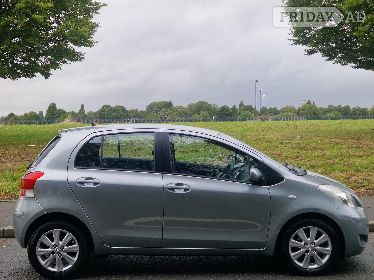 Toyota Yaris 2009 - Cars