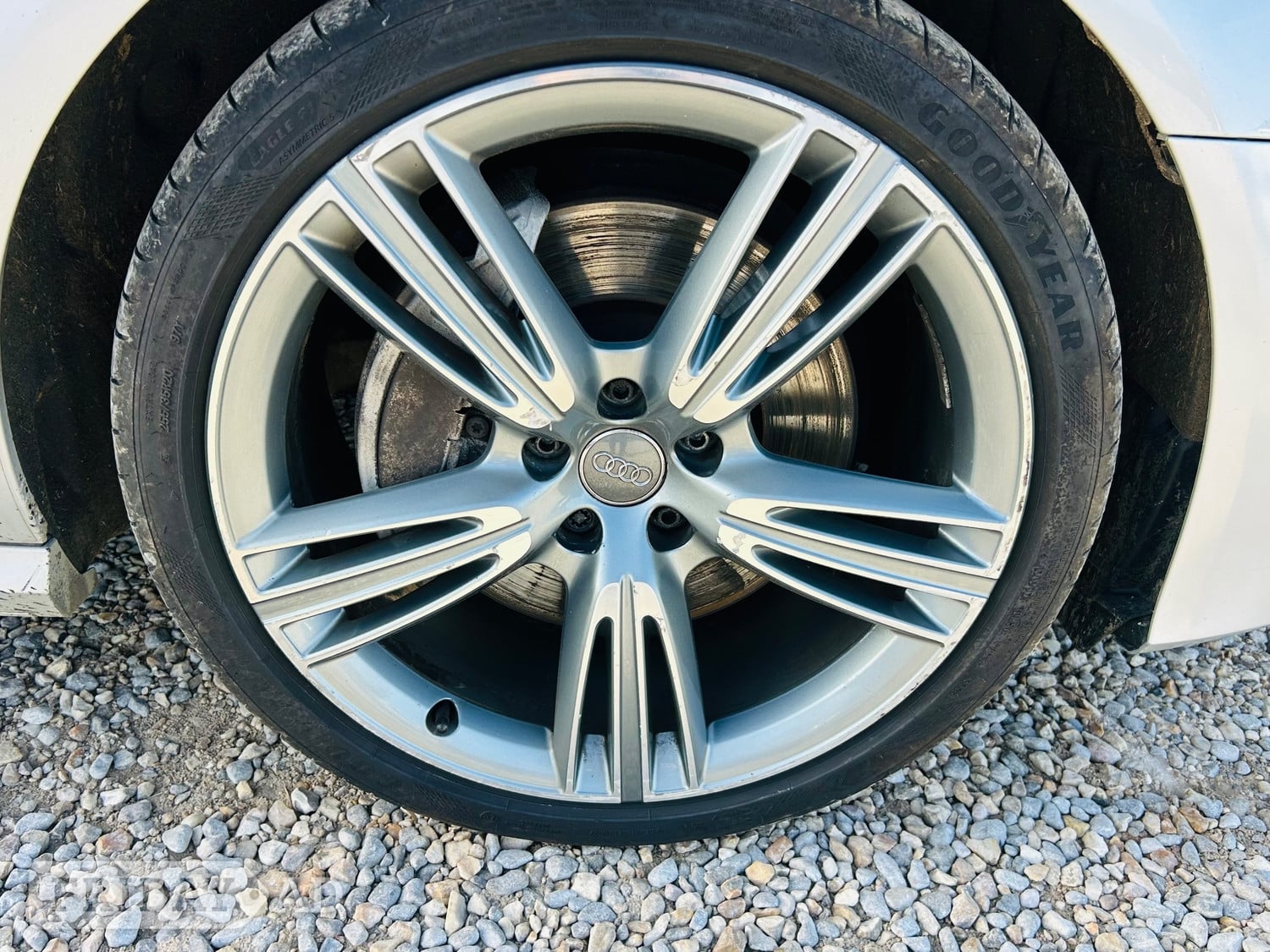 [ berth ]Audi A6 Saloon