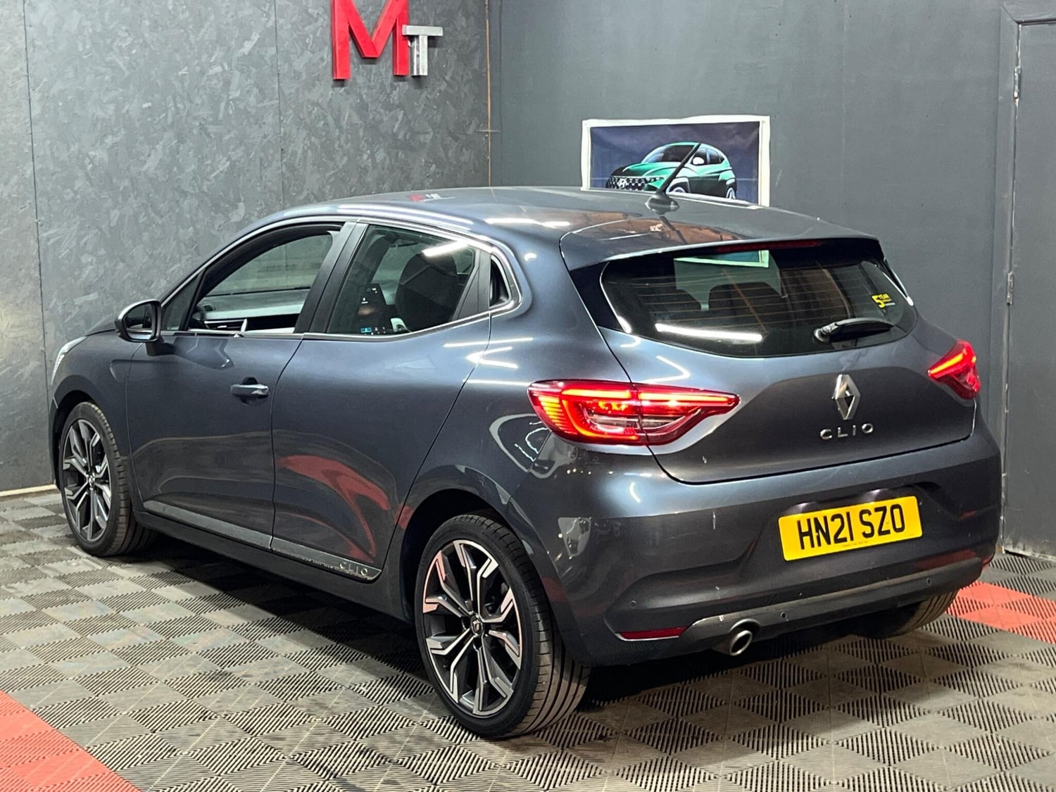 [ berth ]Renault Clio