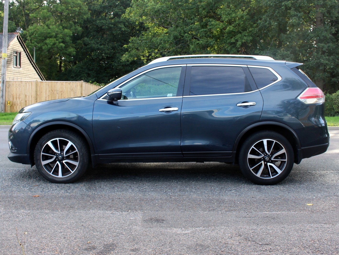 Nissan X-Trail Hassocks