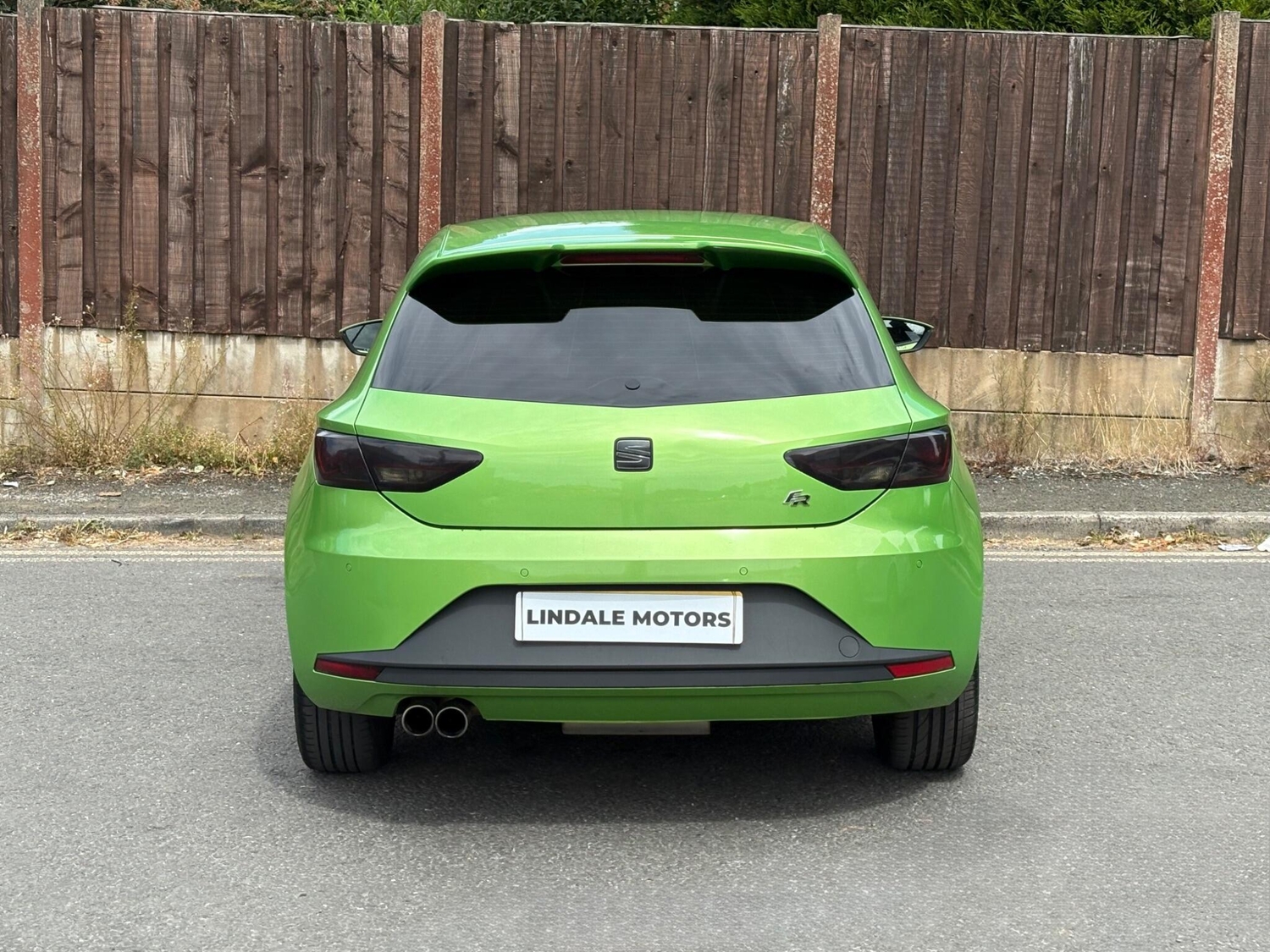 [ berth ]SEAT Leon