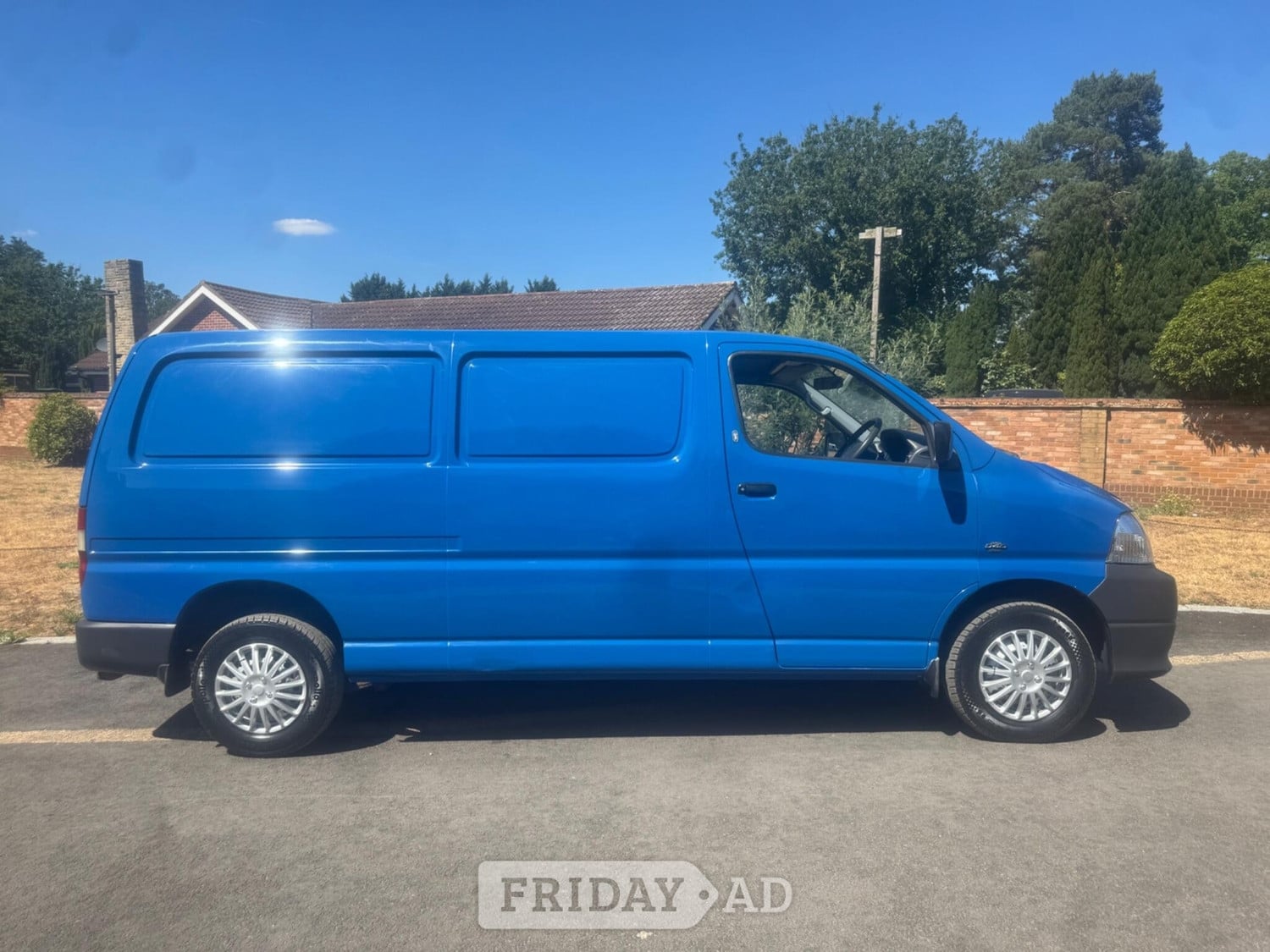 Toyota Hiace 2008 - Vans & Commercial Vehicles in Addlestone
