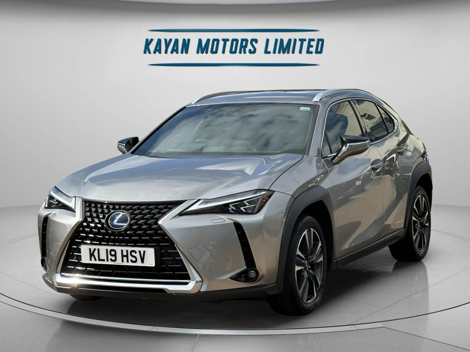[ berth ]Lexus UX