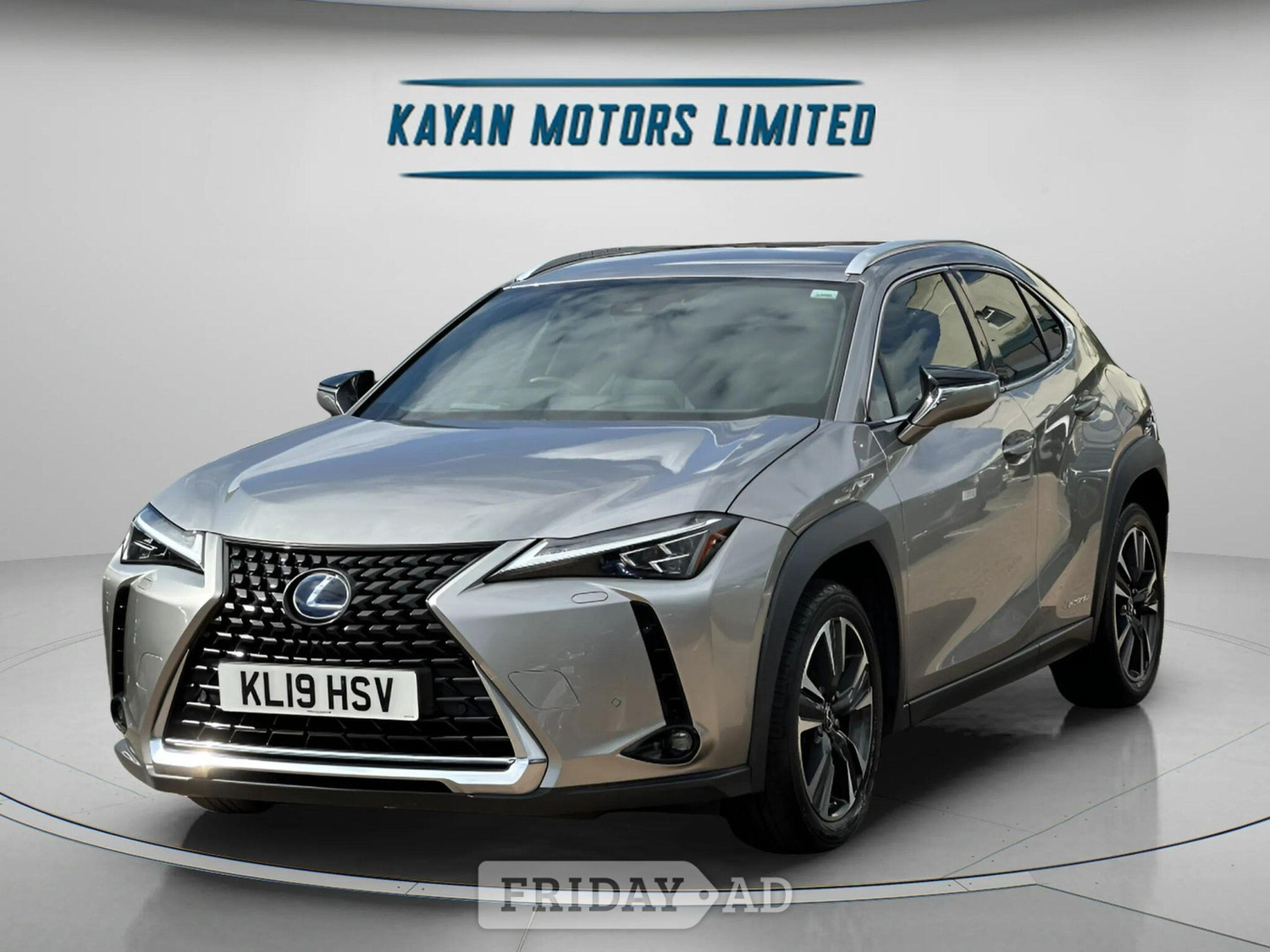 [ berth ]Lexus UX