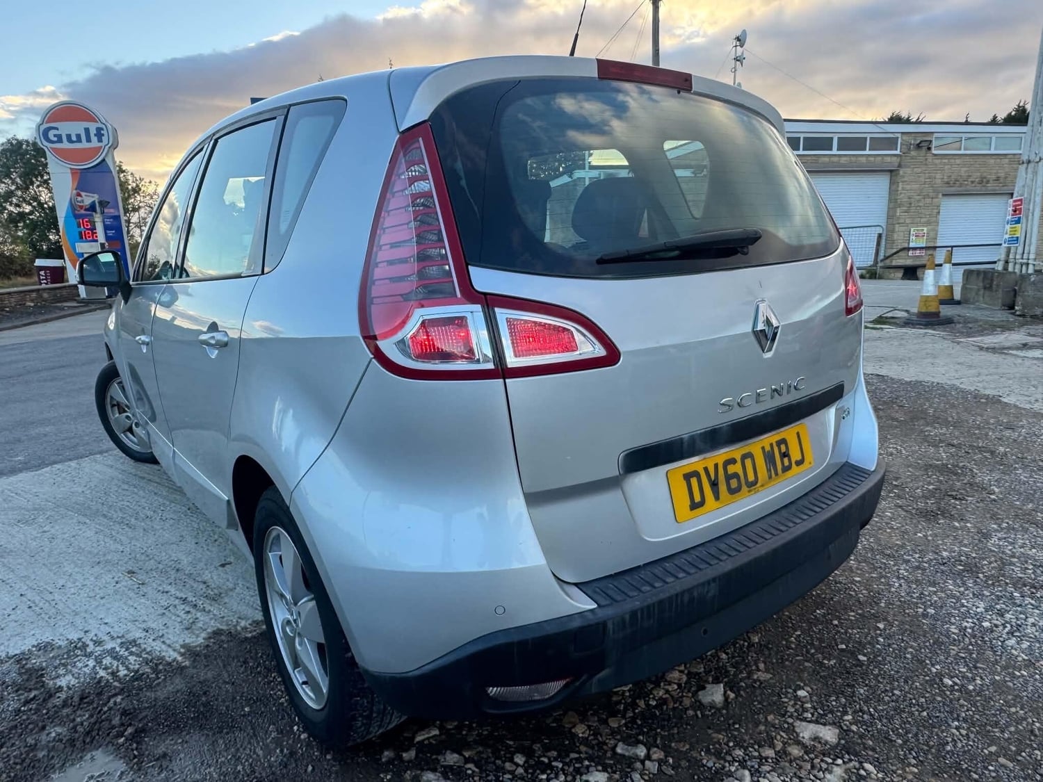 Renault Scenic 2010 - Cars