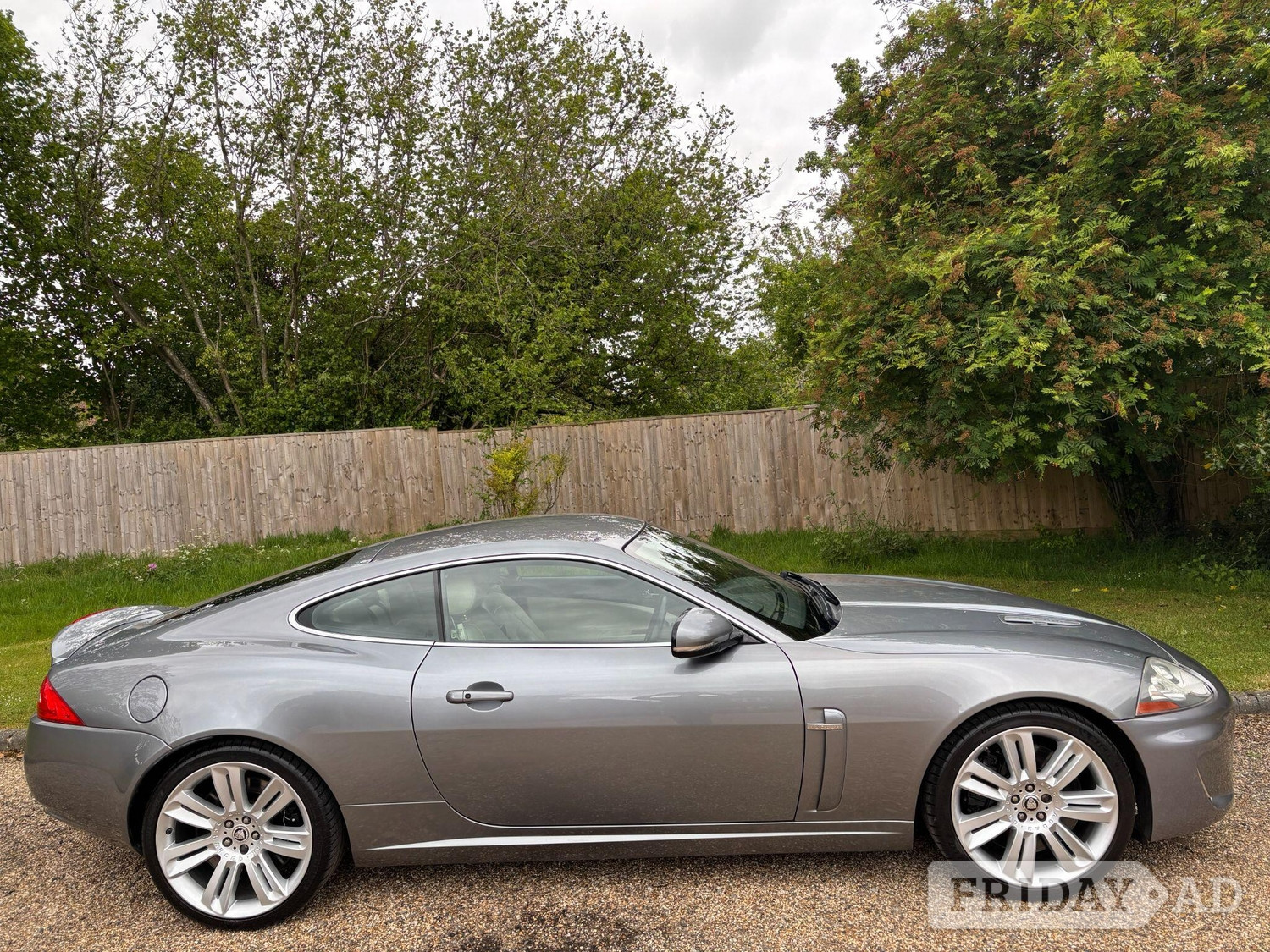 Jaguar XKR 2010 in High Wycombe
