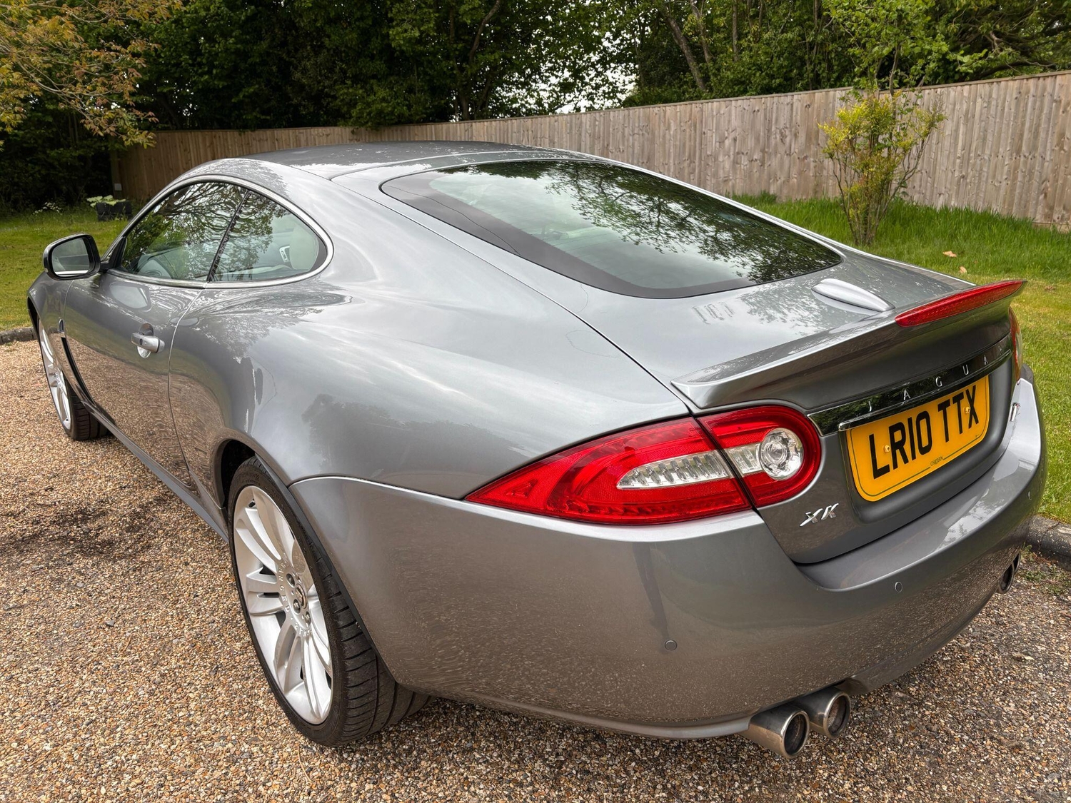 Jaguar XKR 2010 - Cars