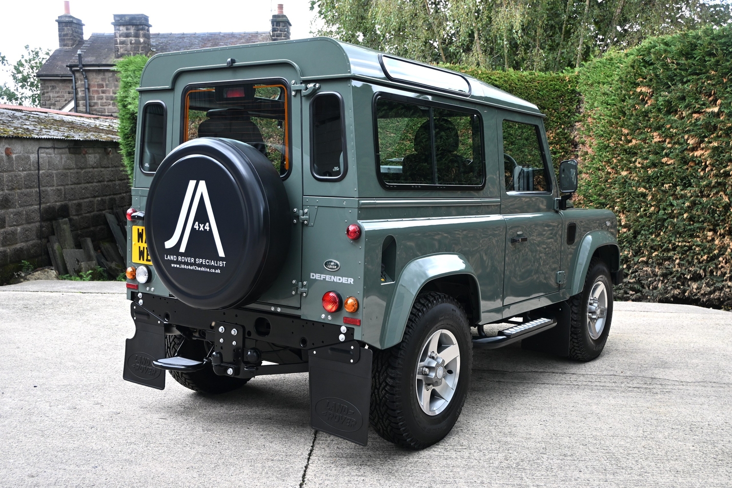Land Rover Defender 90 2016 - Cars
