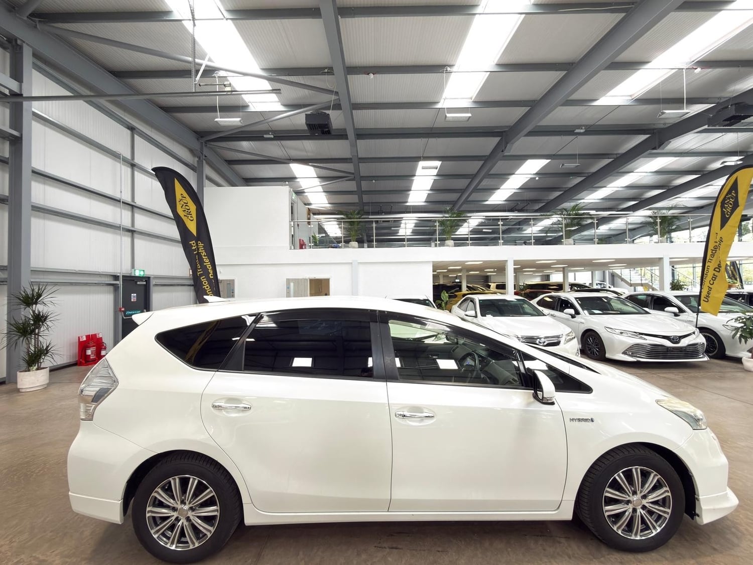 Toyota 7 Seat Prius Reading