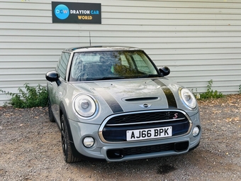 Mini Hatch 2016