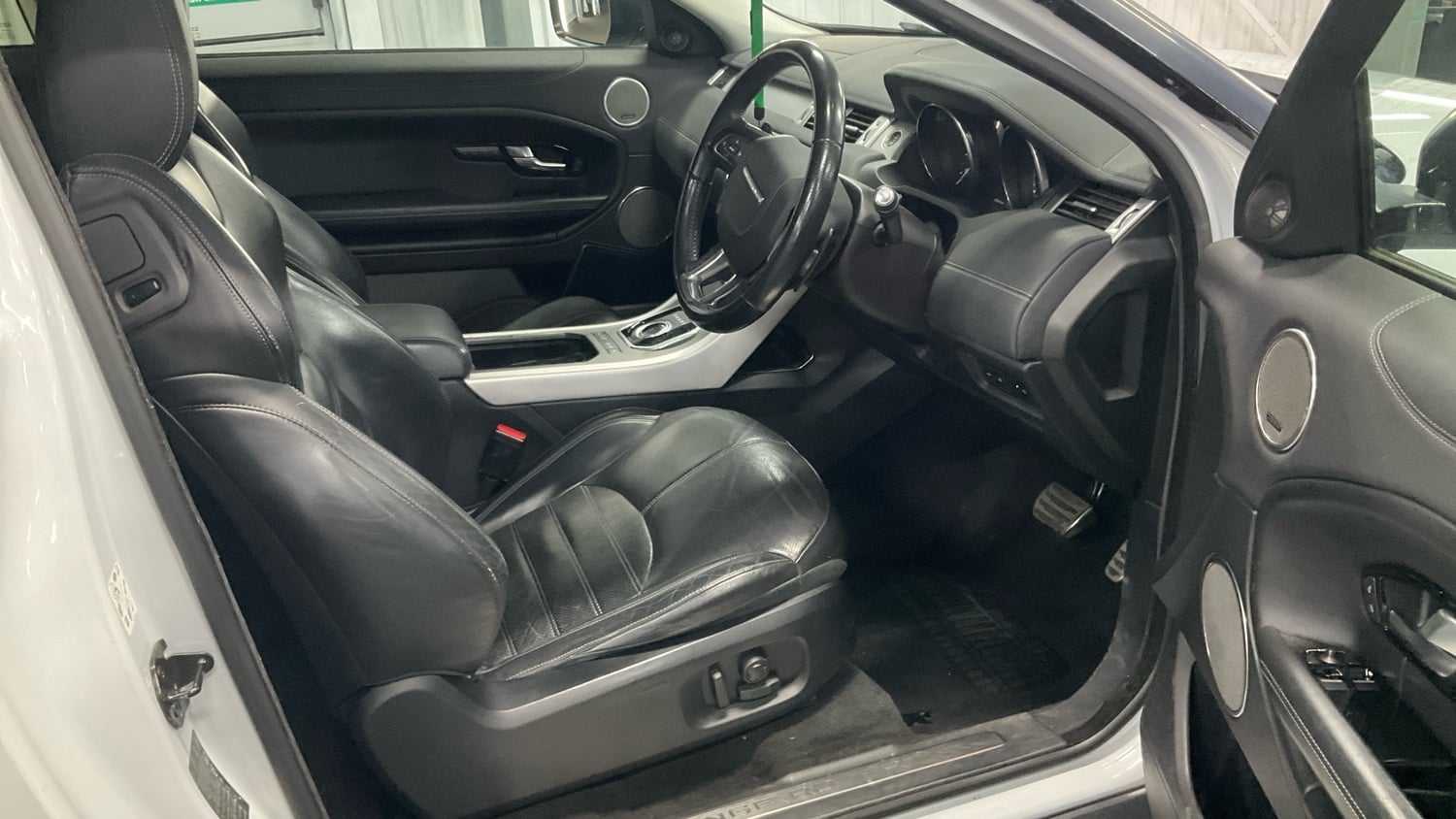 [ berth ]Land Rover Range Rover Evoque