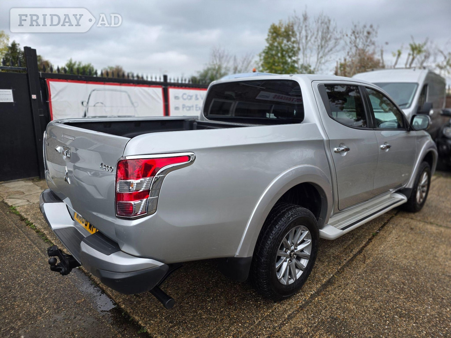 [ berth ]Mitsubishi L200
