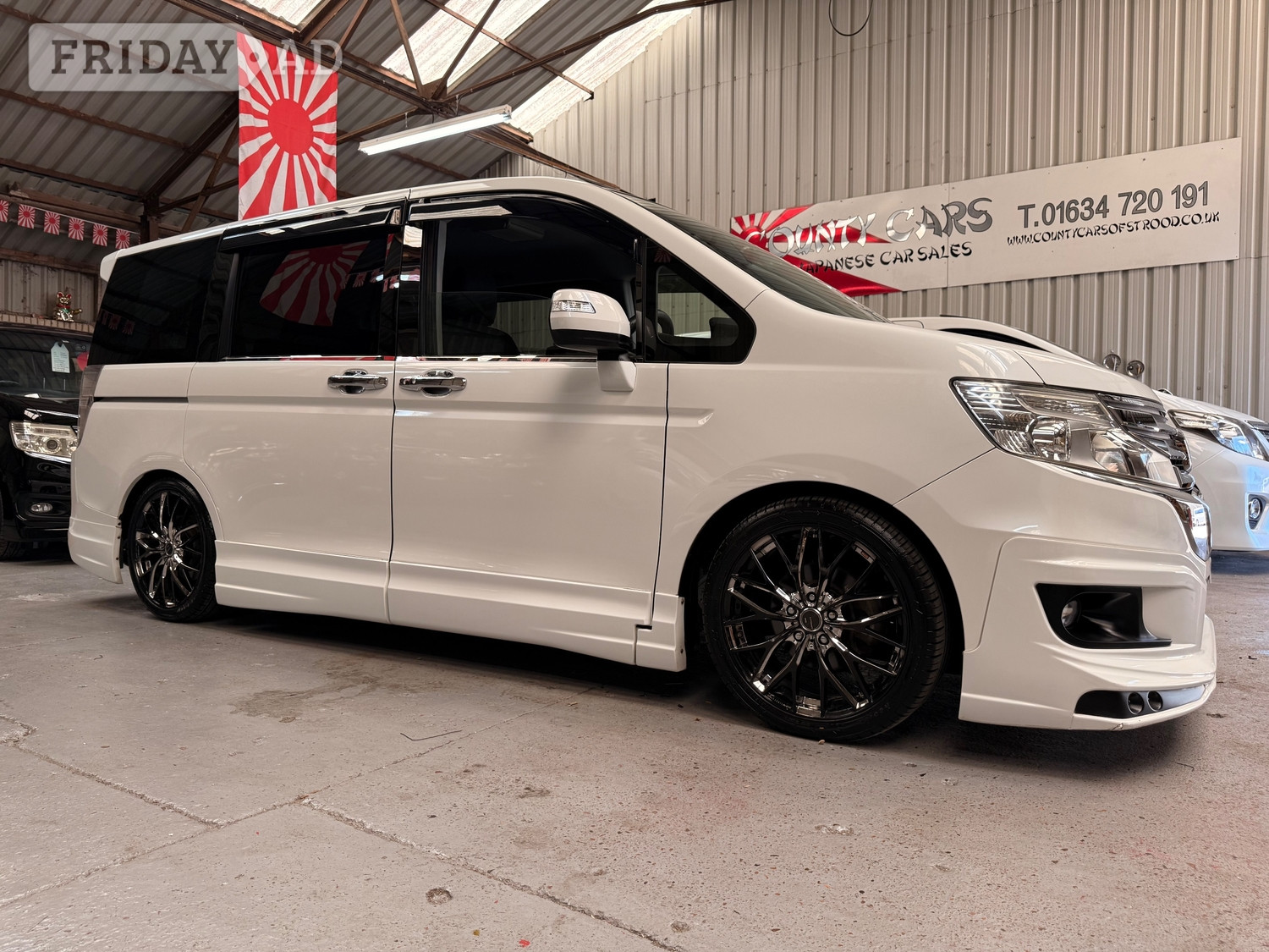 Honda Stepwagon 2013 - Cars