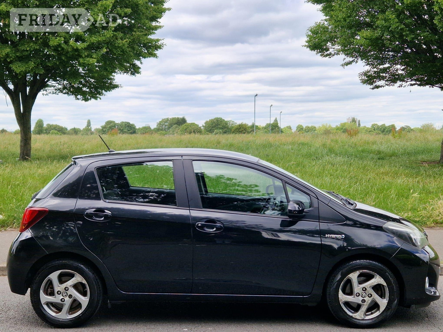 Toyota Yaris 2015 - Cars