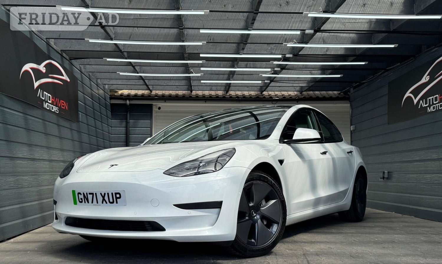 [ berth ]Tesla Model 3